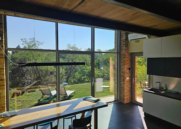 The Window On The Forest View Ferienhaus Capriglio